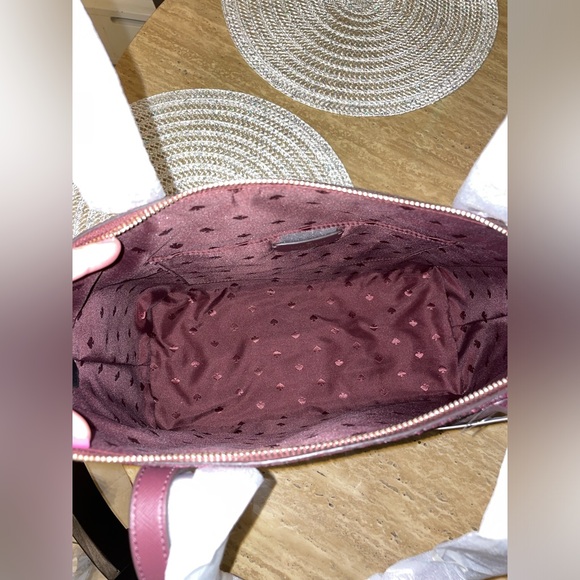 ❌❌SOLD❌❌Kate Spade Flash Glitter Tote in Cherrywood 🍒👜 - Picture 8 of 9